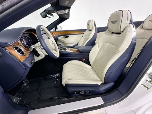 Used 2023 Bentley Continental GT V8 image 21