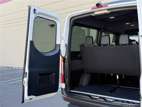 Used 2023 Mercedes-Benz Sprinter 2500 image 47