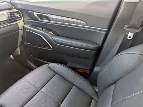 Used 2025 Kia Telluride SX image 14