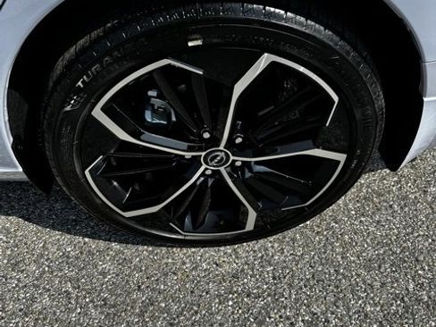 New 2025 Nissan Altima 2.5 SR w/ SR Premium Package image 9