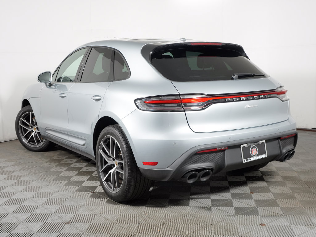 Certified 2025 Porsche Macan w/ Premium Package Plus AWD/4WD image 3