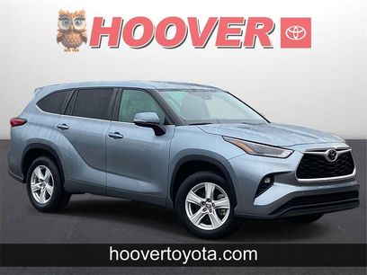 Used 2023 Toyota Highlander LE