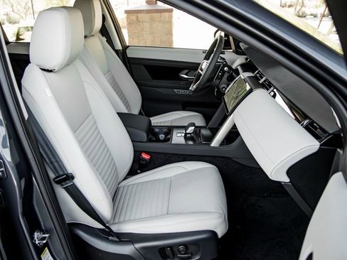 Used 2024 Land Rover Discovery Sport S image 27