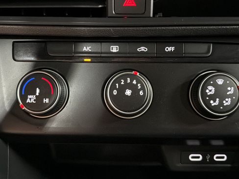 Certified 2024 Volkswagen Jetta S FWD image 29