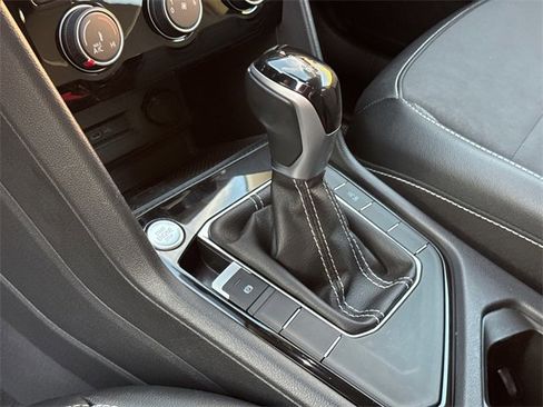 Certified 2023 Volkswagen Taos SE w/ Panoramic Sunroof Package image 37