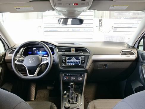 Used 2022 Volkswagen Tiguan S image 17