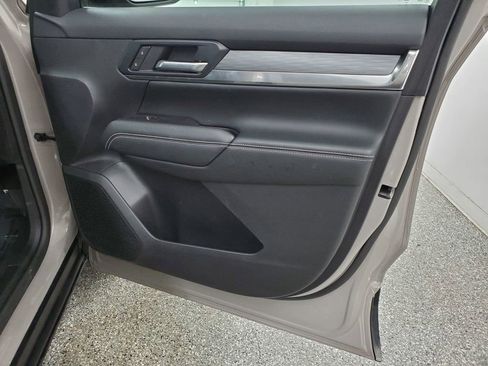 Used 2025 GMC Terrain Elevation image 18