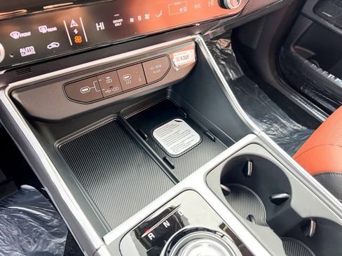 New 2026 Kia Carnival SX Prestige FWD image 25