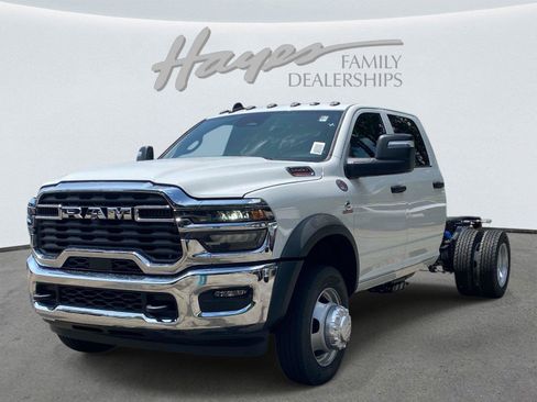 New 2026 RAM 5500 Tradesman w/ Chrome Appearance Group AWD/4WD image 5