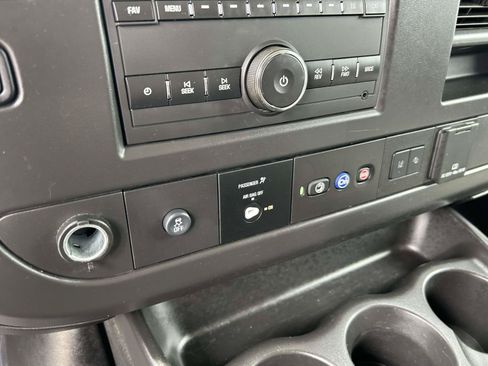 Used 2025 Chevrolet Express 3500 LT w/ LT Preferred Equipment Group RWD image 22