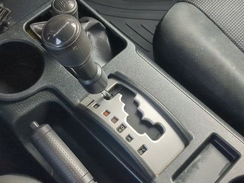 Used 2011 Toyota FJ Cruiser 4WD w/ Convenience Pkg image 17