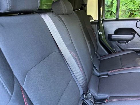 Used 2022 Jeep Gladiator Rubicon w/ Cold Weather Group AWD/4WD image 45