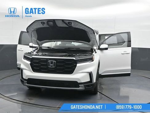 Certified 2025 Honda Pilot Touring image 52