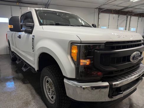 Used 2022 Ford F250 XL w/ Power Equipment Group AWD/4WD image 5