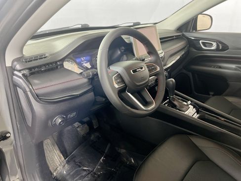 Used 2022 Jeep Compass Trailhawk AWD/4WD image 9