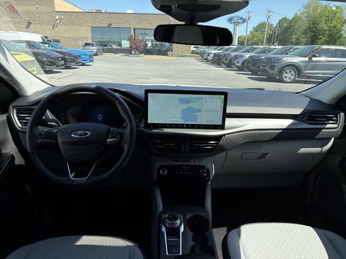 Used 2025 Ford Escape Active w/ Tech Pack #1 AWD/4WD image 11