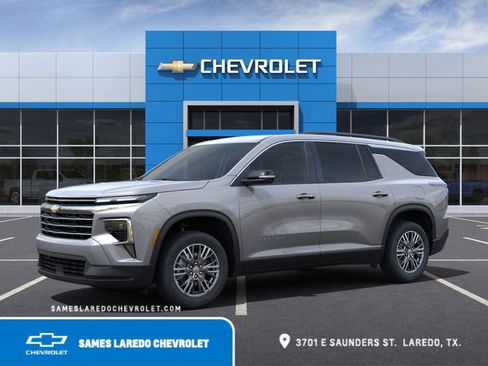 New 2025 Chevrolet Traverse LT w/ Driver Confidence Package FWD image 2