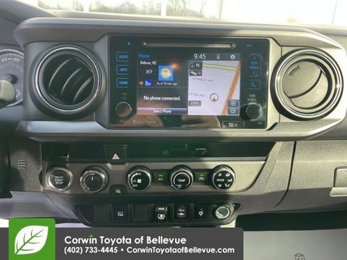 Used 2018 Toyota Tacoma TRD Sport image 19