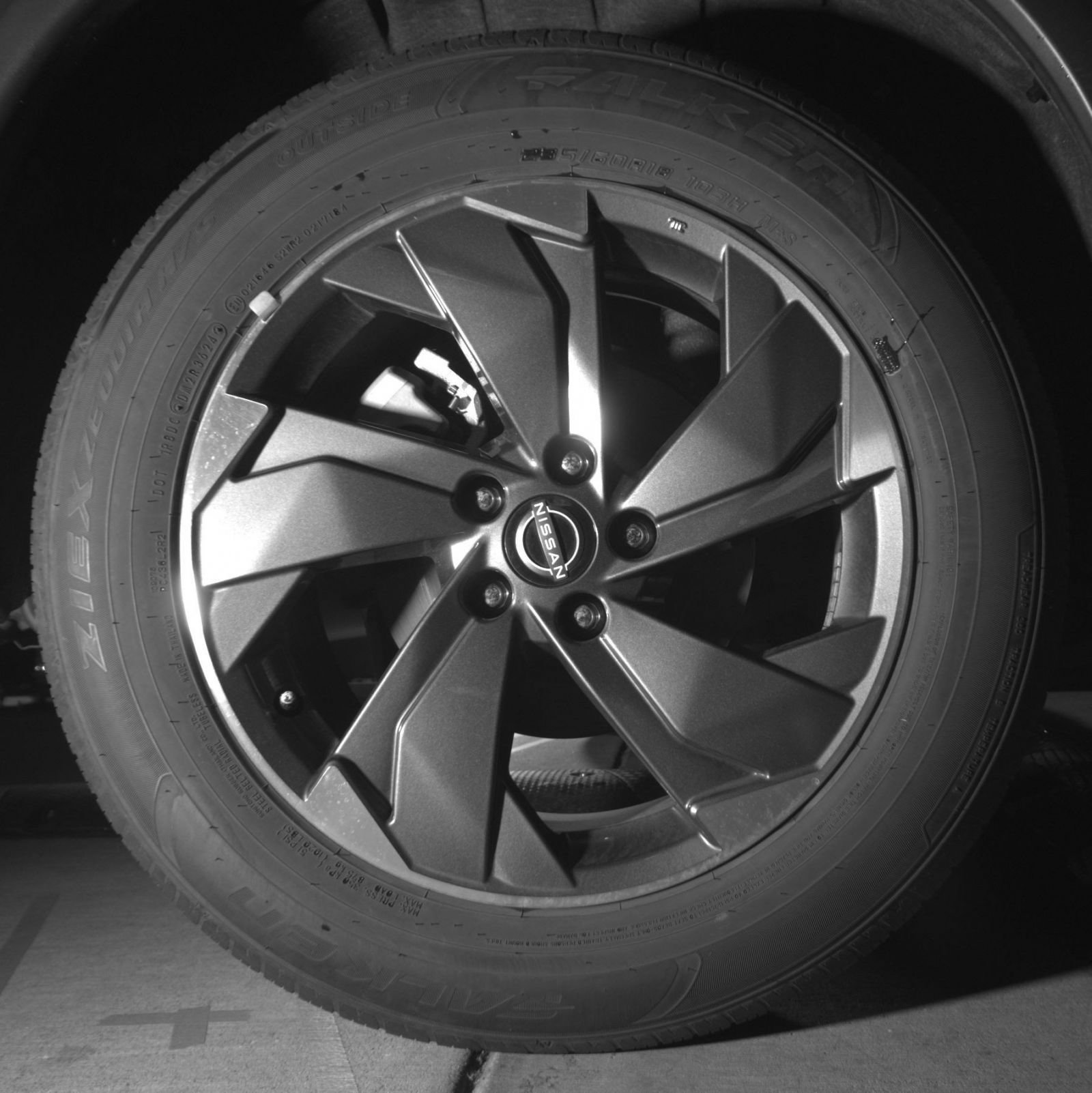 Used 2025 Nissan Rogue SV FWD image 18