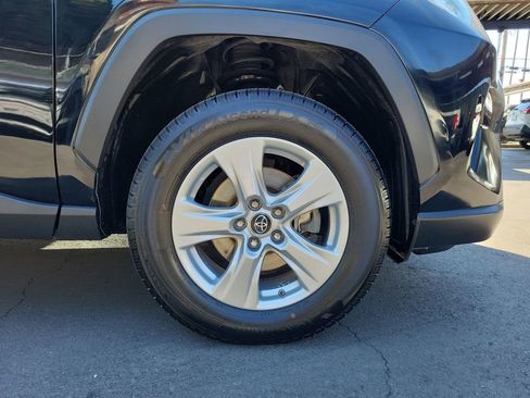 Used 2019 Toyota RAV4 XLE AWD/4WD image 9
