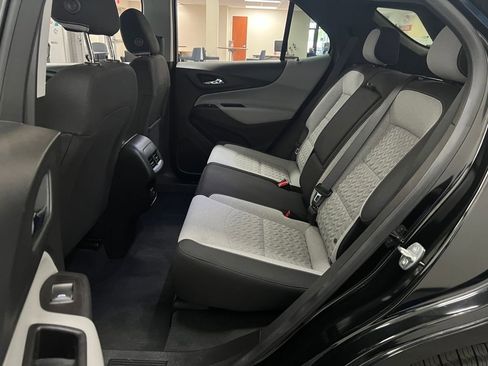 Used 2022 Chevrolet Equinox LT image 24