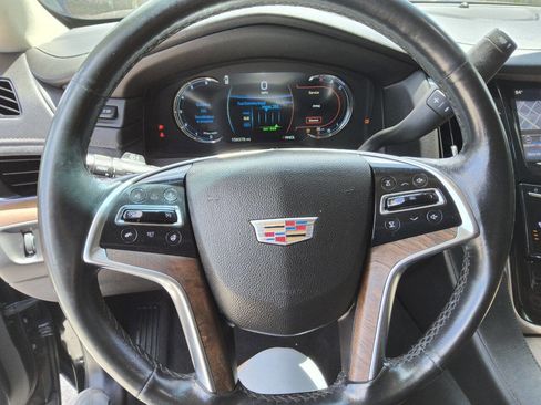Used 2017 Cadillac Escalade ESV Premium Luxury RWD image 18