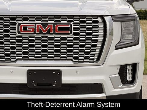 Used 2021 GMC Yukon XL Denali w/ Denali Premium Package RWD image 11