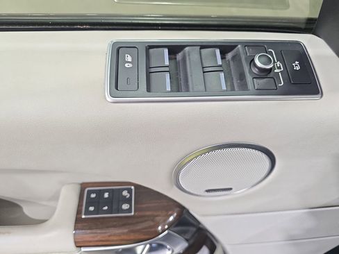 Used 2016 Land Rover Range Rover HSE image 29