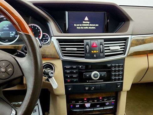 Used 2010 Mercedes-Benz E 350 4MATIC Sedan image 18