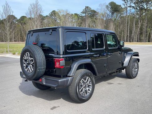 New 2026 Jeep Wrangler Sahara AWD/4WD image 7