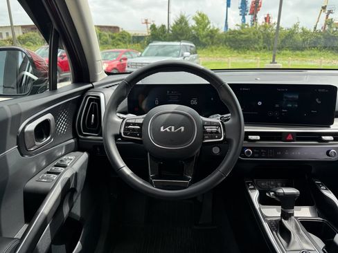 Used 2024 Kia Sorento S FWD image 17