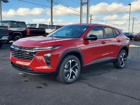 New 2026 Chevrolet Trax RS w/ Sunroof Package image 2