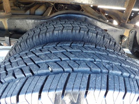 Used 2016 Ford E-350 and Econoline 350 Super Duty image 44