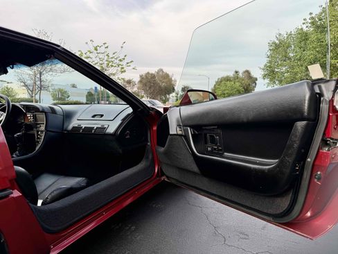 Used 1990 Chevrolet Corvette Coupe image 91