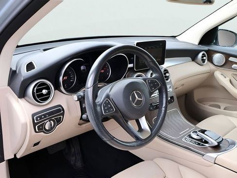 Used 2018 Mercedes-Benz GLC 300 4MATIC image 19