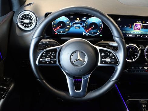 Used 2023 Mercedes-Benz GLA 250 4MATIC image 18
