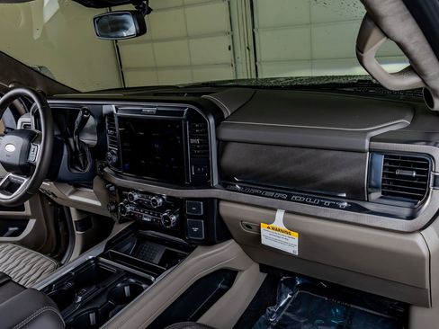 Used 2026 Ford F250 Platinum AWD/4WD image 18