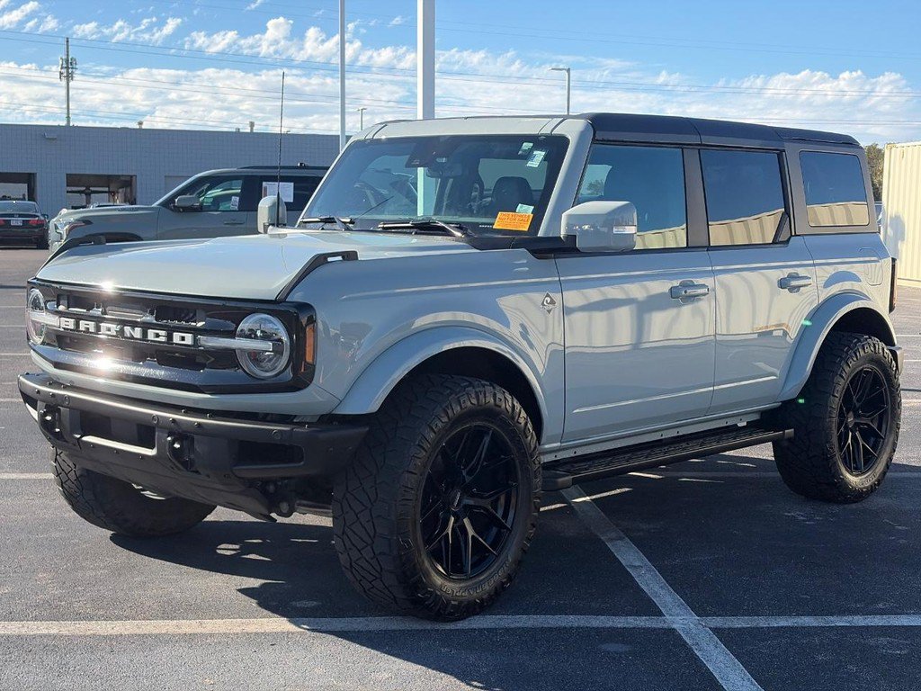 Used 2022 Ford Bronco Outer Banks AWD/4WD image 9