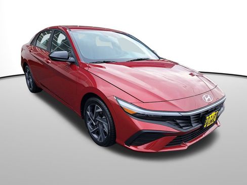 New 2025 Hyundai Elantra Sport image 3