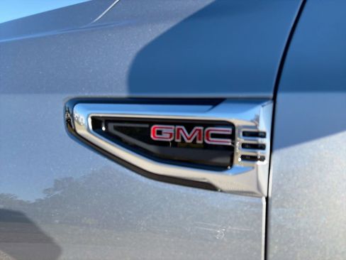 Certified 2025 GMC Yukon Denali image 31