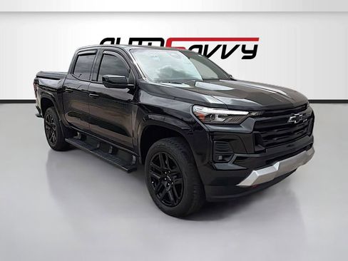 Used 2025 Chevrolet Colorado Z71 w/ Technology Package AWD/4WD image 1