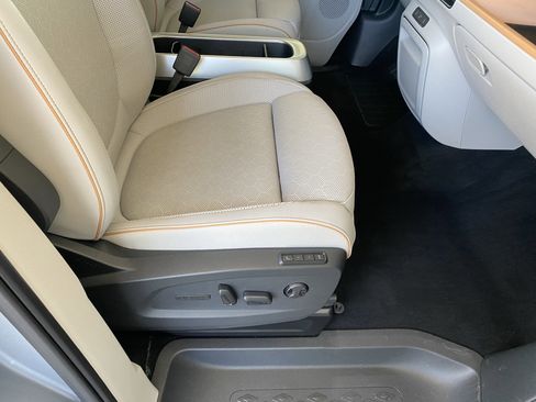 Used 2025 Volkswagen ID. Buzz 1st Edition image 38