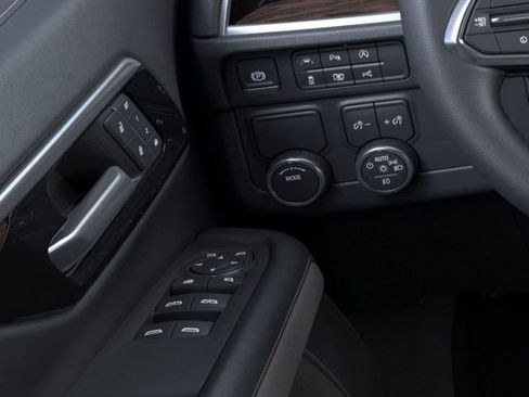 New 2026 Chevrolet Suburban Premier RWD image 22