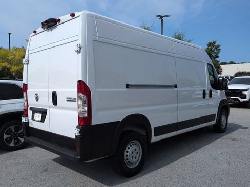 Used 2025 RAM ProMaster 2500 w/ Convenience Group FWD image 4
