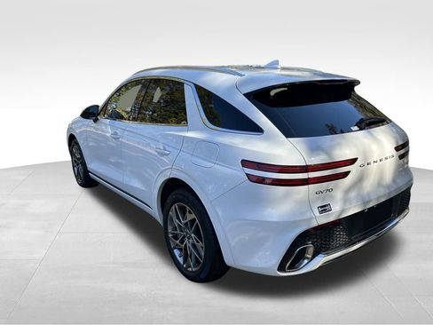 Used 2025 Genesis GV70 2.5T image 3