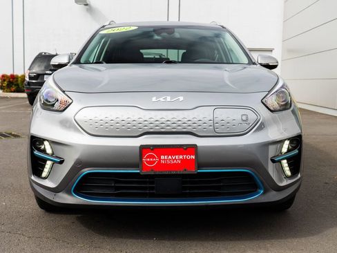 Used 2022 Kia Niro EX Premium w/ Cold Weather Package image 2