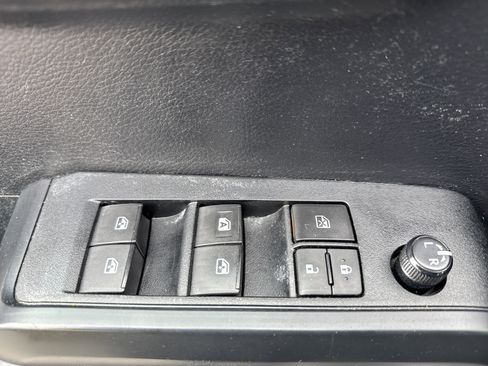 Used 2019 Toyota Tacoma SR w/ SR Convenience Package image 14