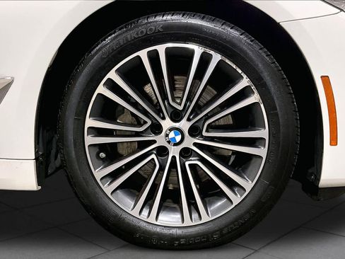Used 2018 BMW 530i xDrive w/ Premium Package AWD/4WD image 10