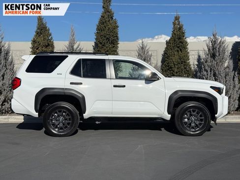 Used 2025 Toyota 4Runner SR5 image 11