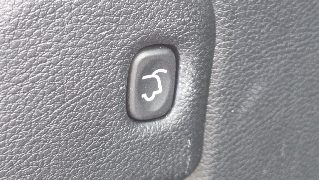Used 2018 Jeep Grand Cherokee Altitude AWD/4WD image 35